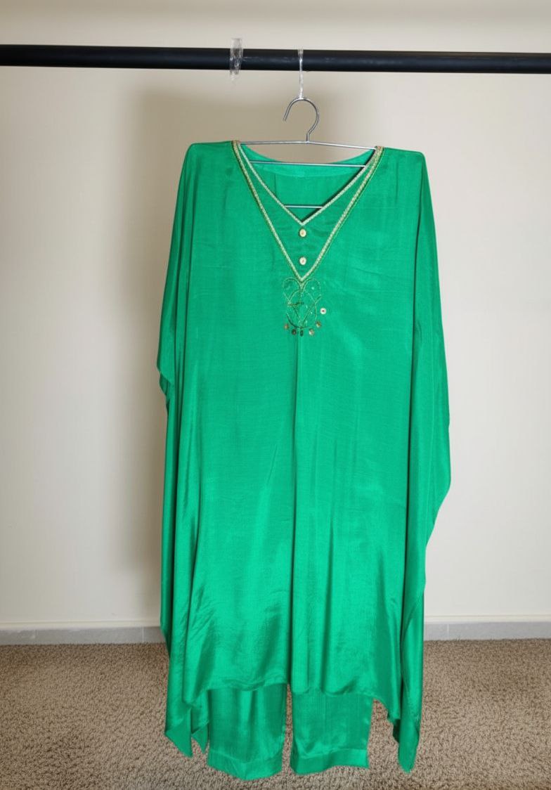 HEART CHAKRA KAFTAN “THE HEARTBEAT HOOD”